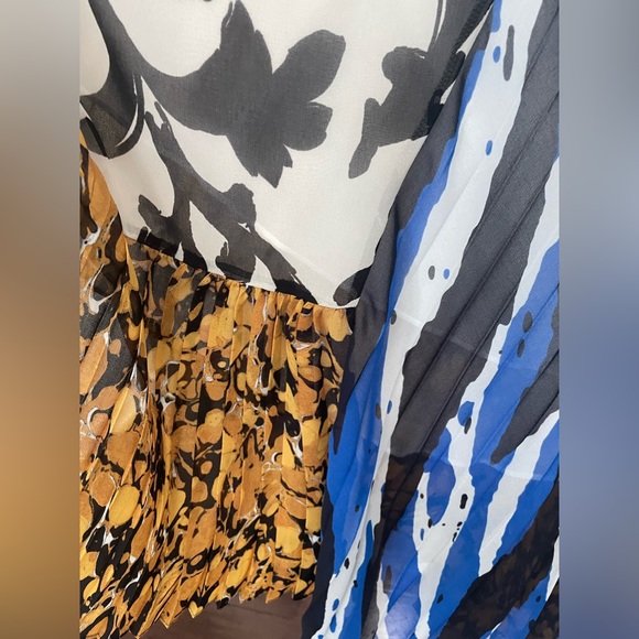 Zara Plunging Neckline Dress - Picture 5 of 5